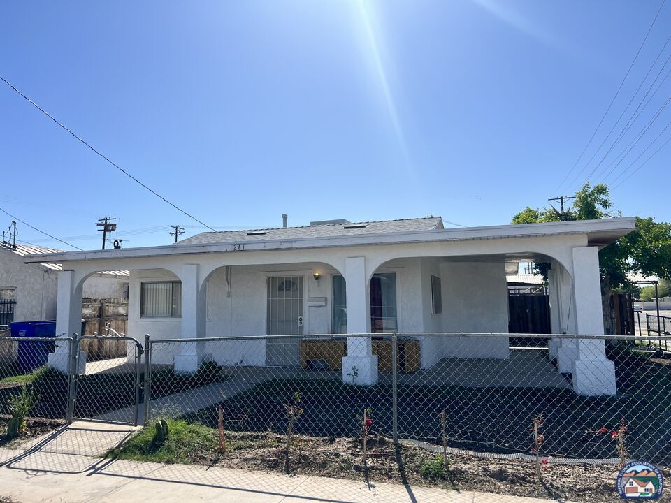 Property Photo:  241  N 7th St  CA 92227 