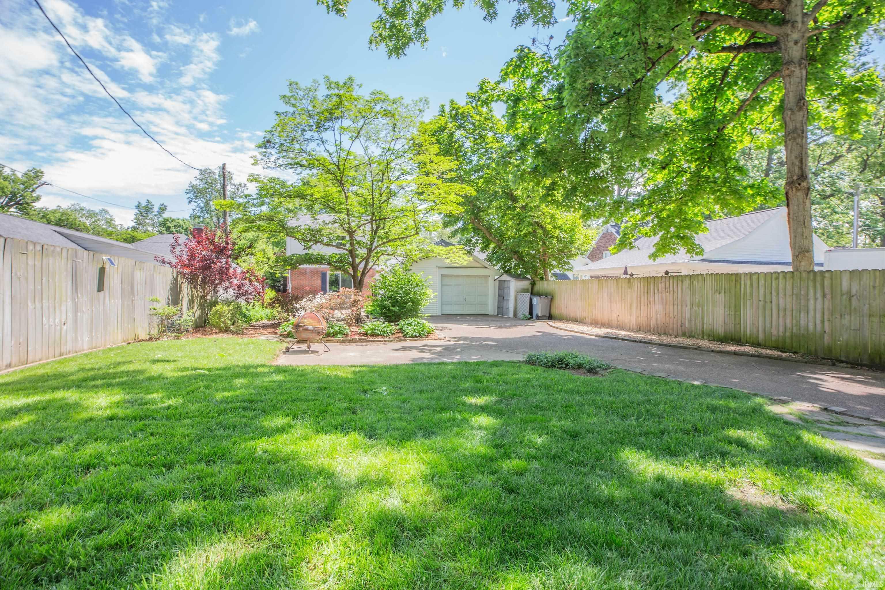 Property Photo: 927 S Lombard Avenue IN 47714