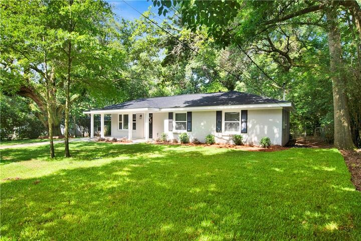 113 Hilltop Drive E  Mobile AL 36608 photo
