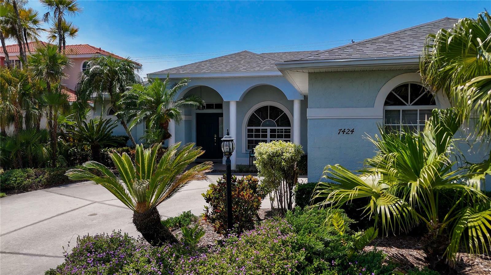 Property Photo: 7424 Arrowhead Run FL 34202