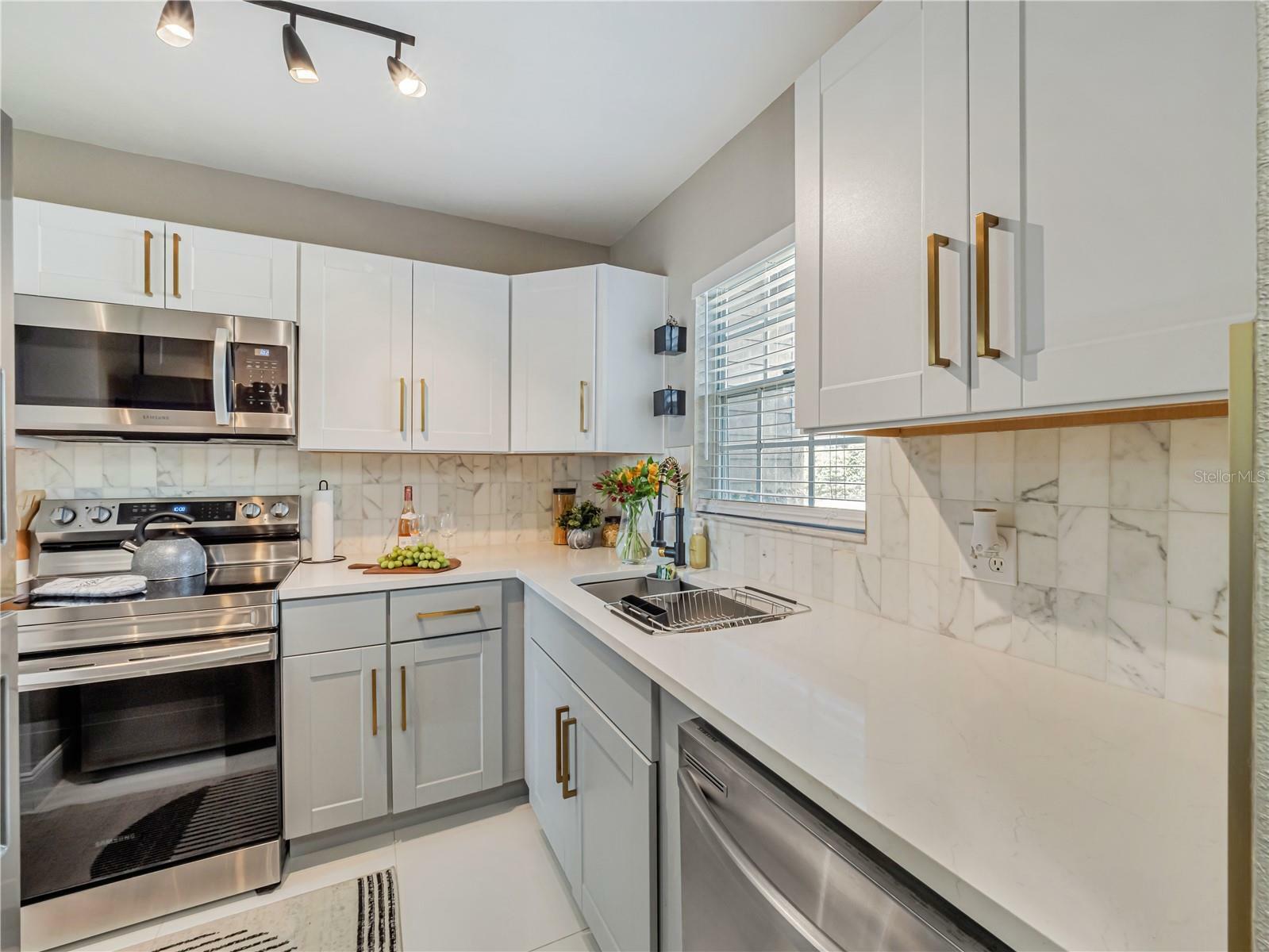 Property Photo: 1174 Villa Lane 115 FL 32712