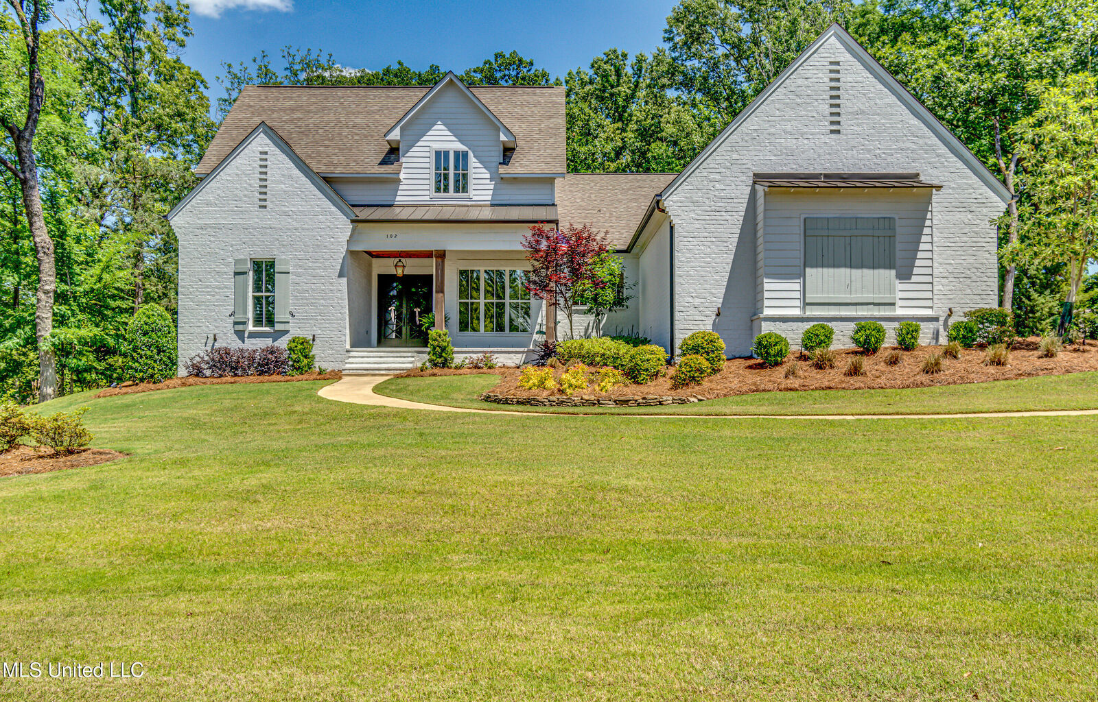 Property Photo: 102 Silverleaf Drive MS 39110