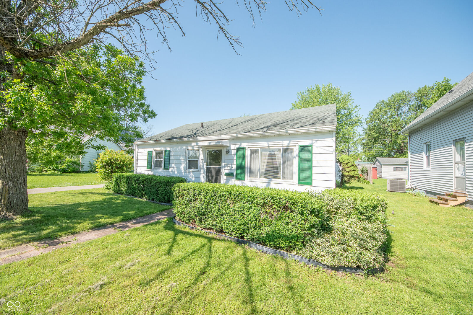Property Photo:  1932 Central Avenue  IN 47201