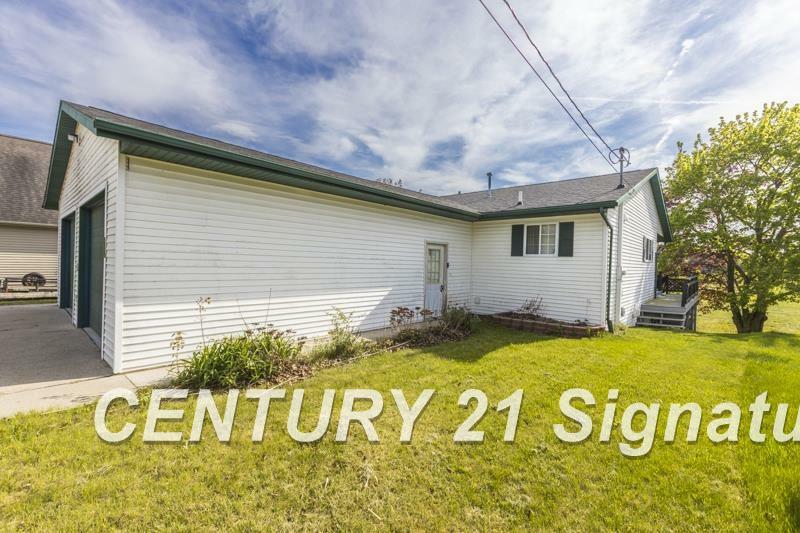 Property Photo: 4684 Benchley Drive MI 48612