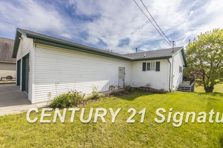 4684 Benchley Drive  Beaverton MI 48612 photo