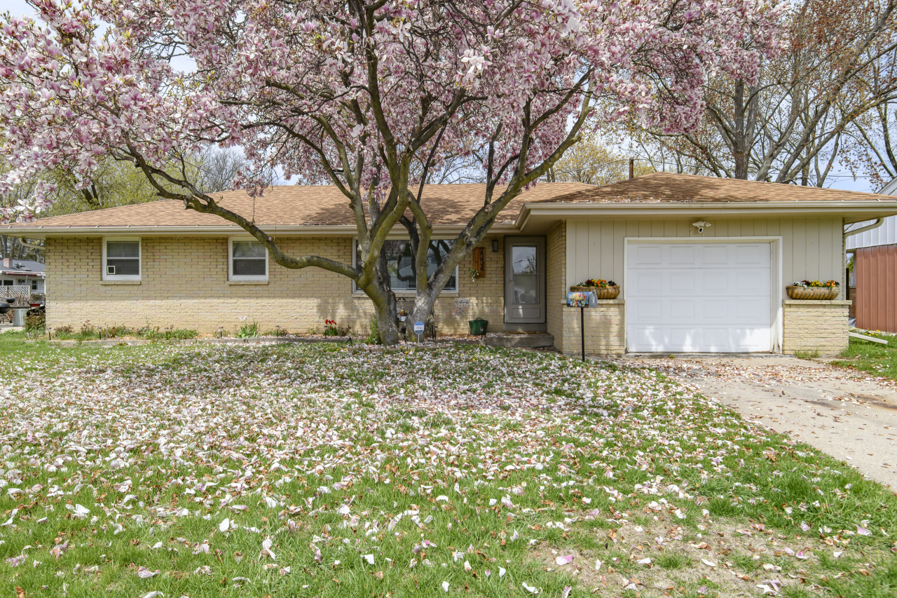 2334 W Custer Ave  Glendale WI 53209 photo