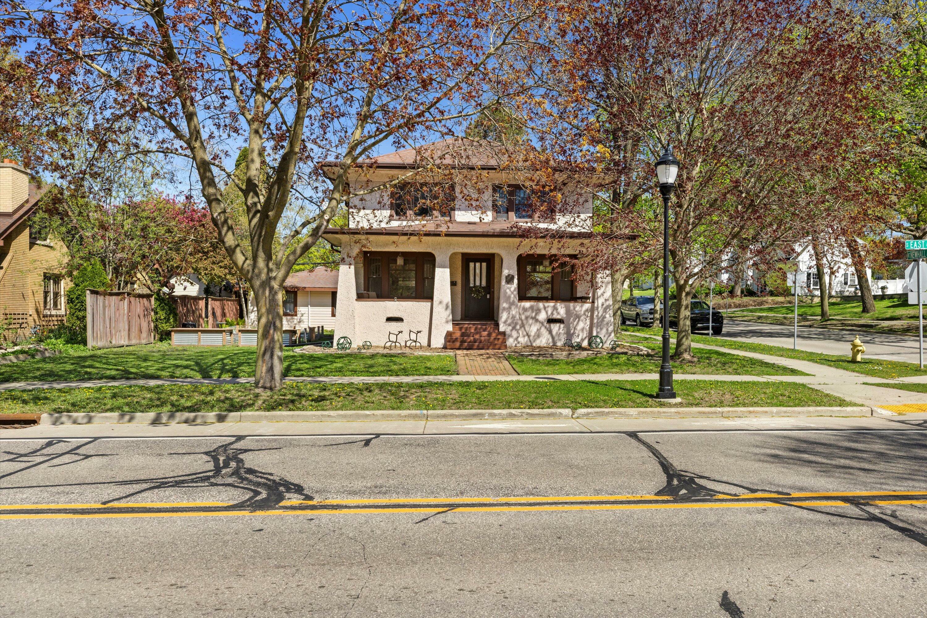 239 S East Ave  Waukesha WI 53186 photo