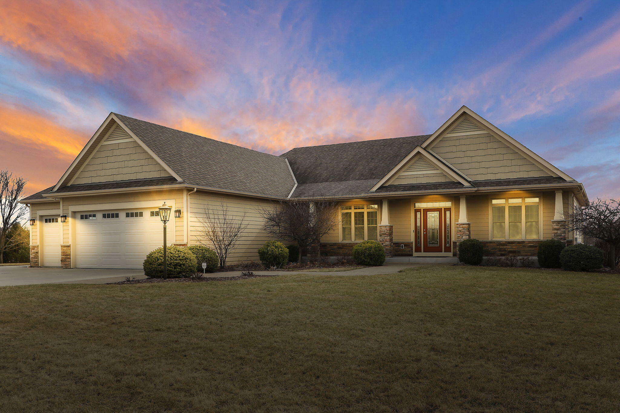 Property Photo: 2310 Thoreau Ct WI 53126