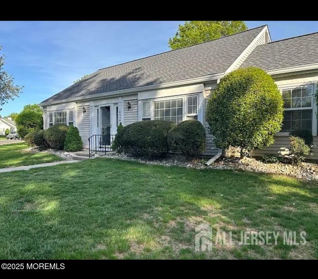 655 Yale Way A  Monroe NJ 08831 photo