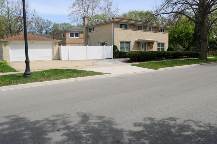 Property Photo: 401 Dewey Avenue IL 60202