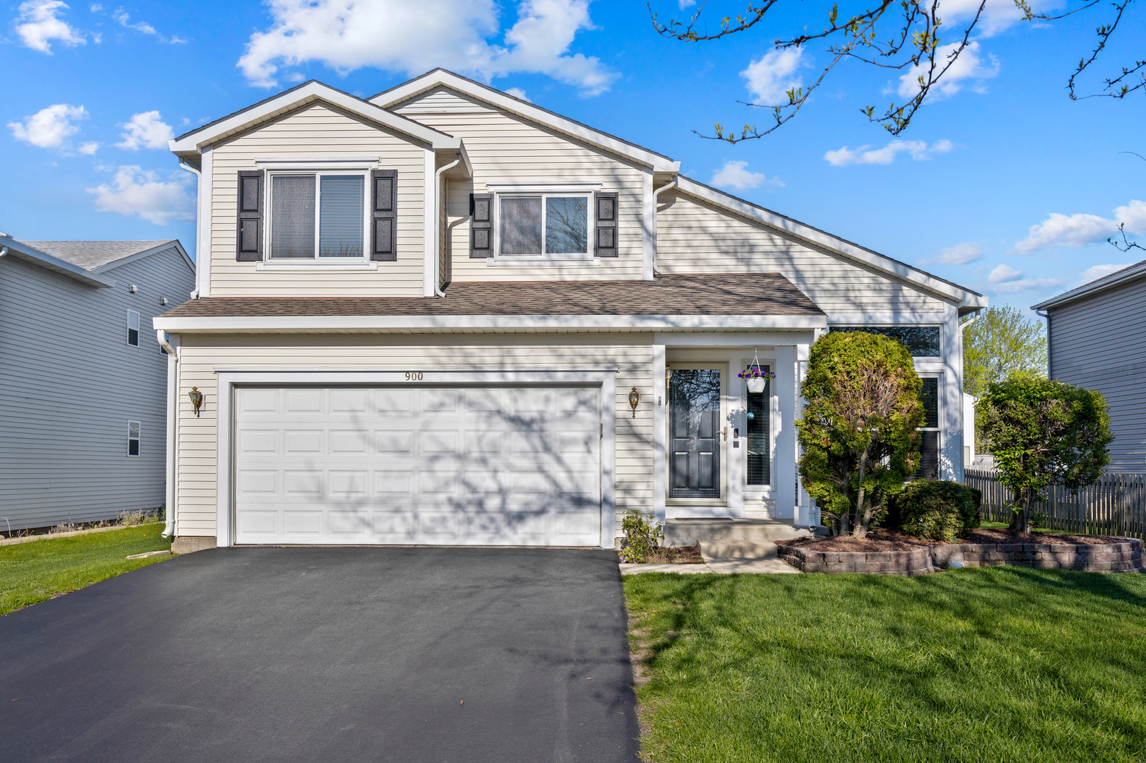 Property Photo: 900 Taralon Trail IL 60156