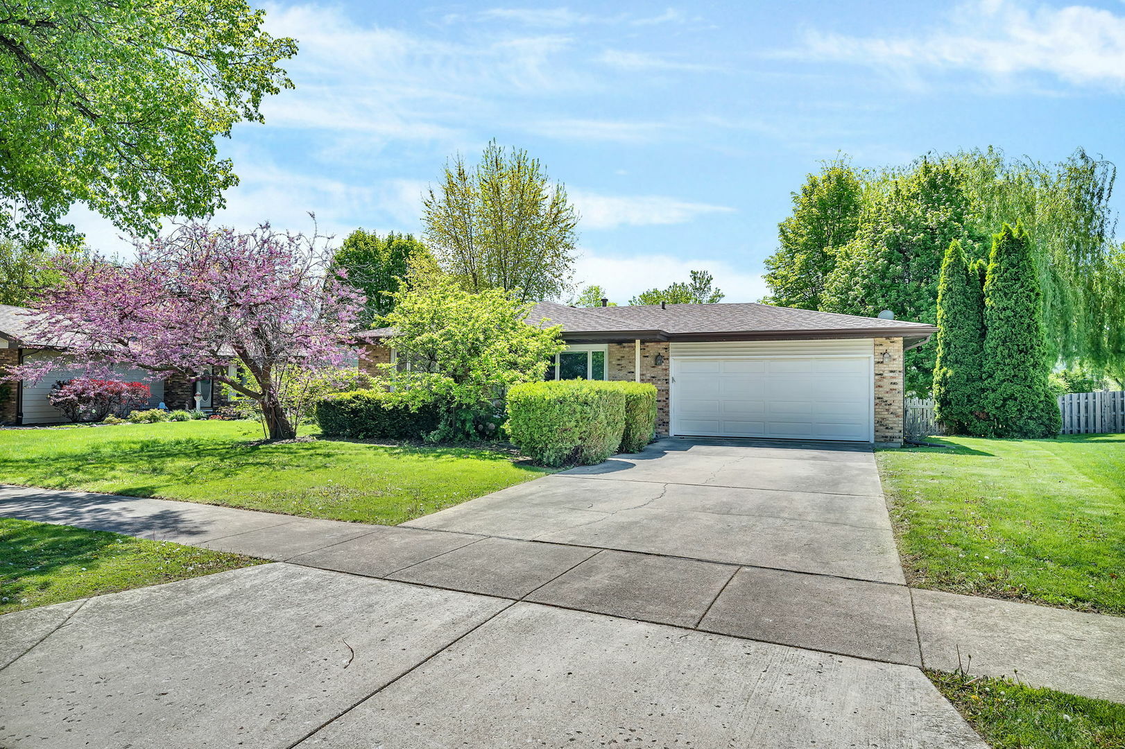 Property Photo: 729 Barber Lane IL 60435