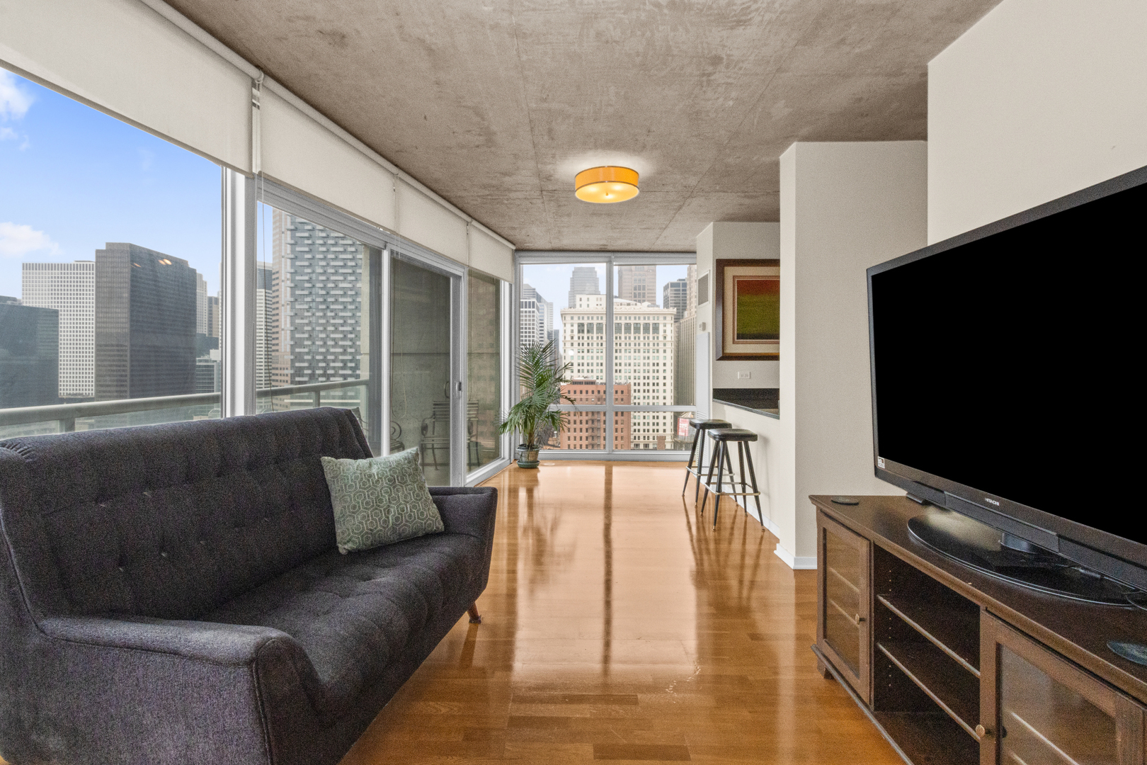 Property Photo: 611 S Wells Street 1804 IL 60607