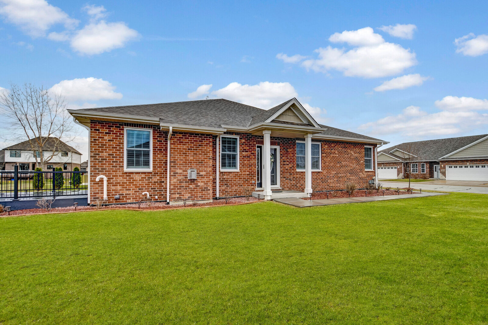 Property Photo:  13816 W Chase Court  IL 60442