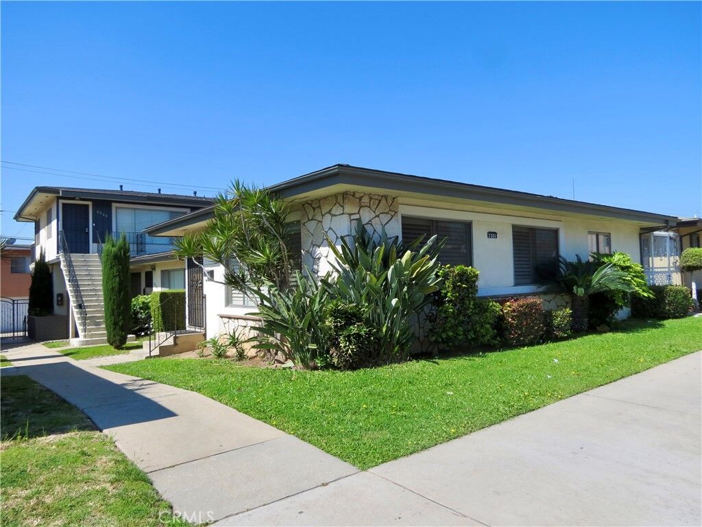 Property Photo:  2301 W Beverly Boulevard  CA 90640 