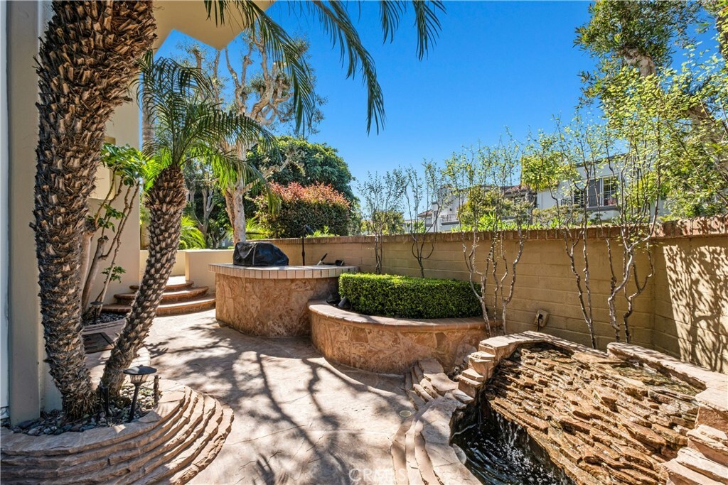 Property Photo: 19292 Sawgrass Lane CA 92648