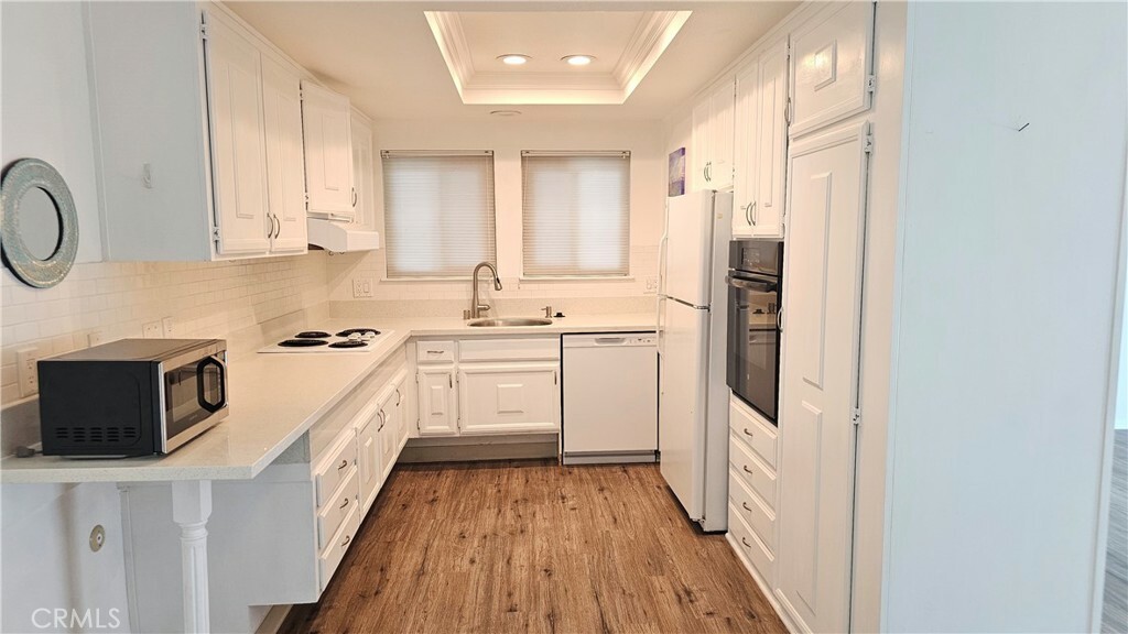Property Photo:  654 Avenida Sevilla O  CA 92637 