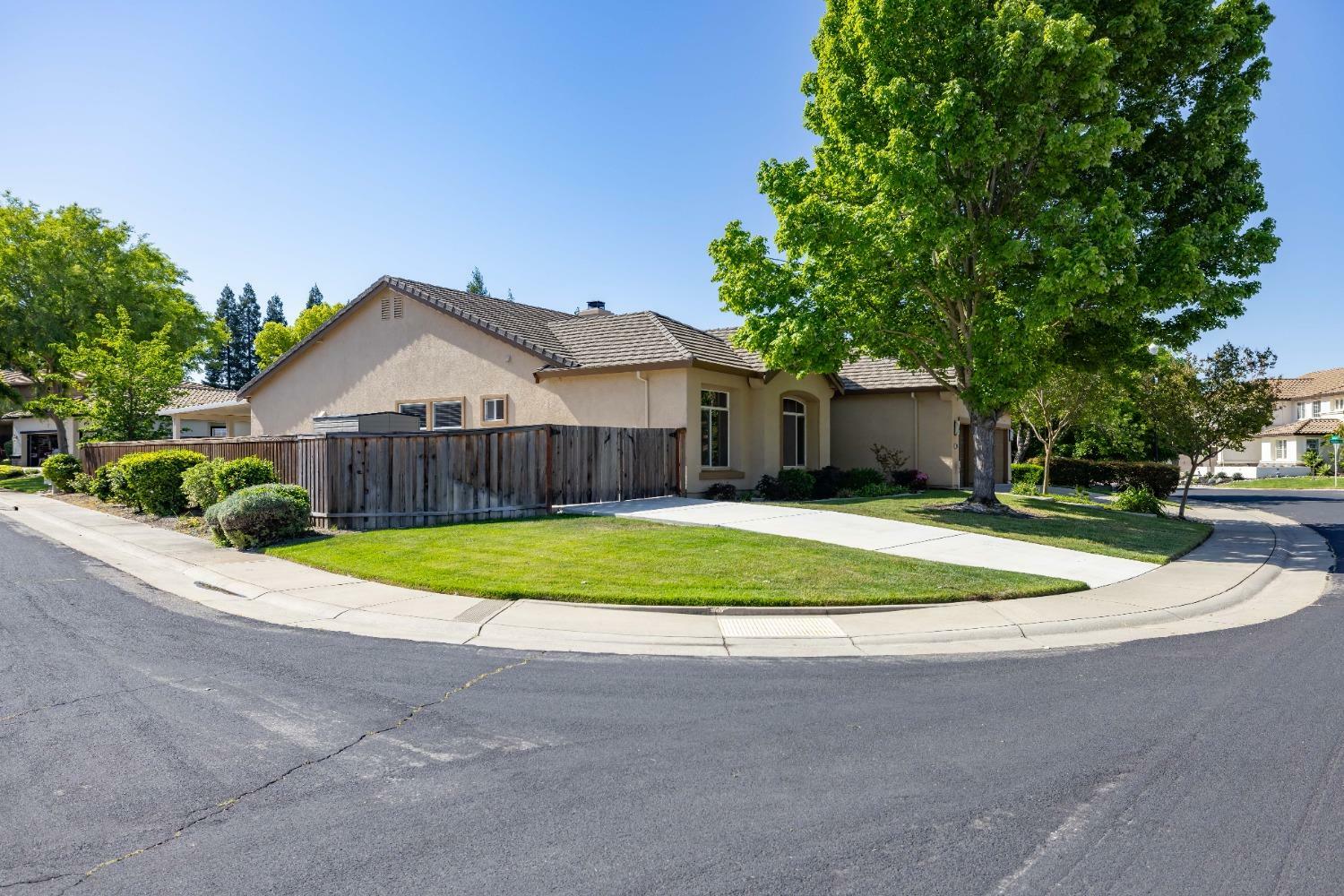 Property Photo: 1581 Northpark Drive CA 95747