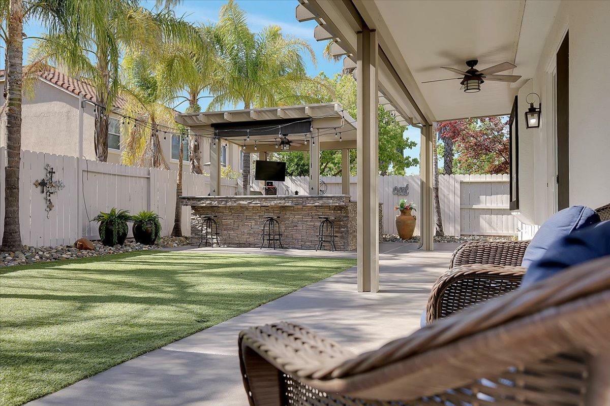 Property Photo: 2119 Blackheath Lane CA 95678