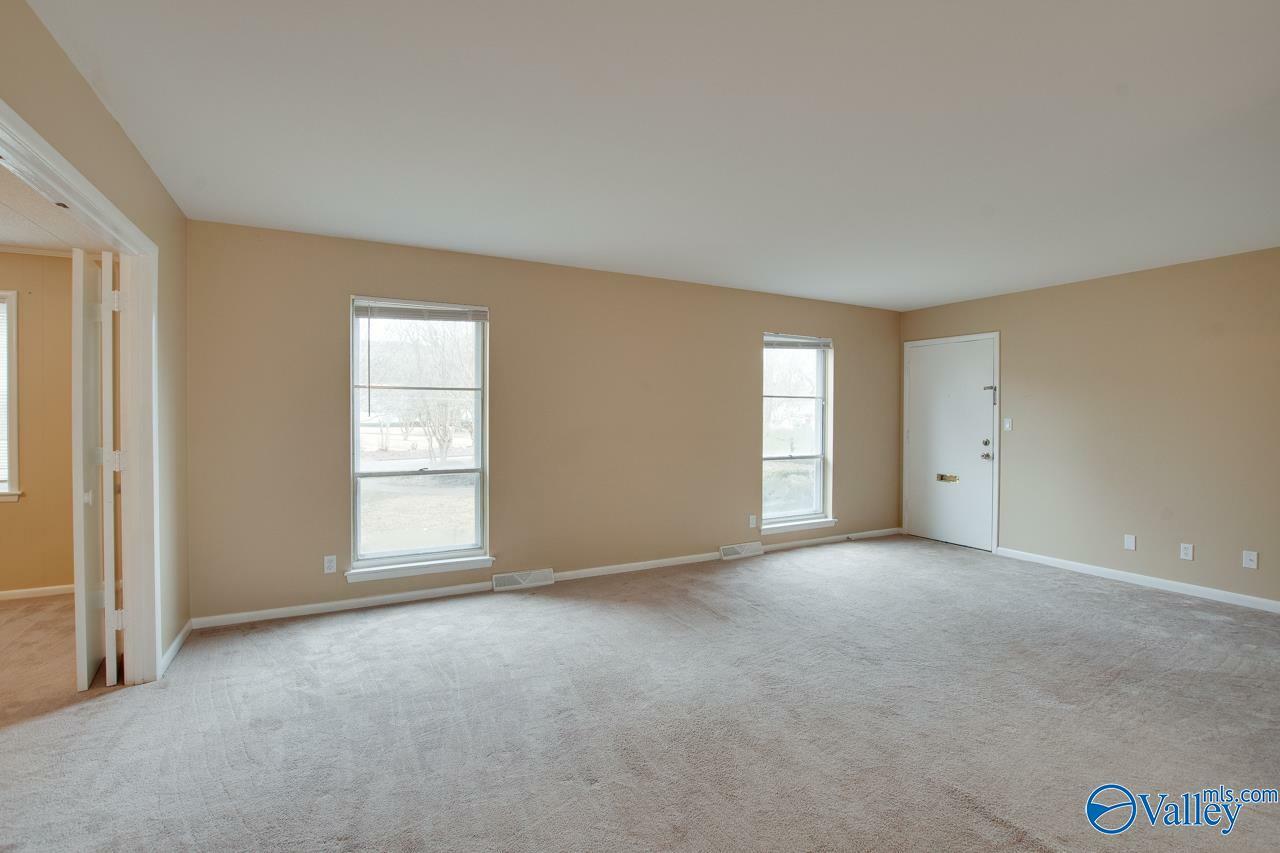 Property Photo: 8201 Willowbrook Circle B AL 35802
