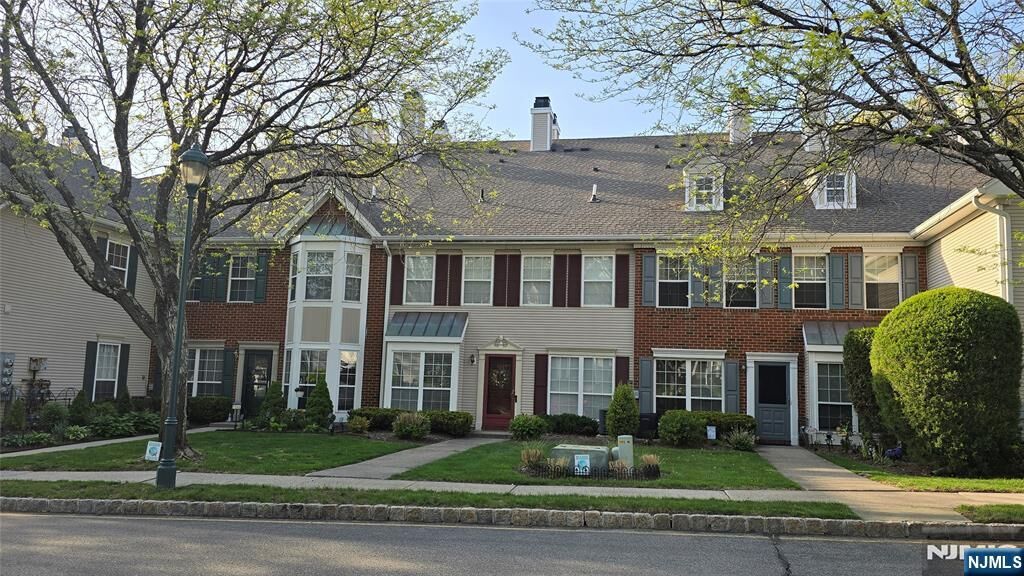 Property Photo: 1047 Cumberland Court NJ 07430