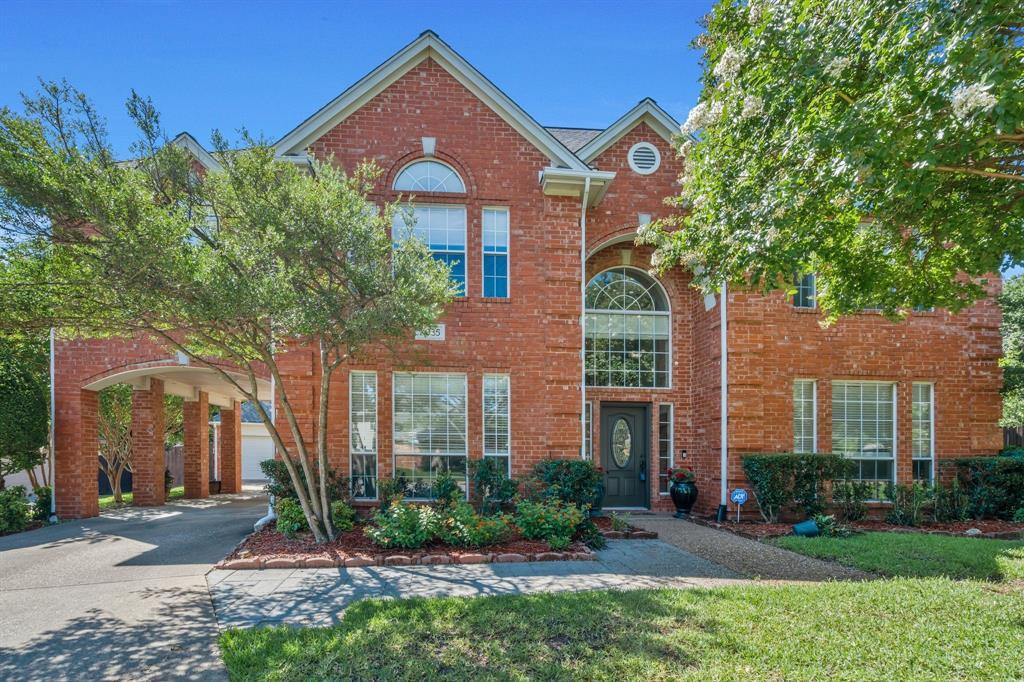 Property Photo:  2085 Idlewood Drive  TX 76051 