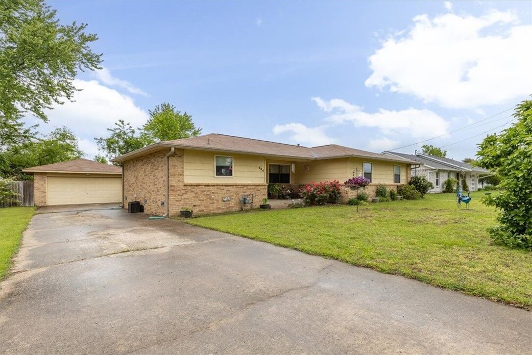 Property Photo:  404 SW 20th Street  AR 72712 