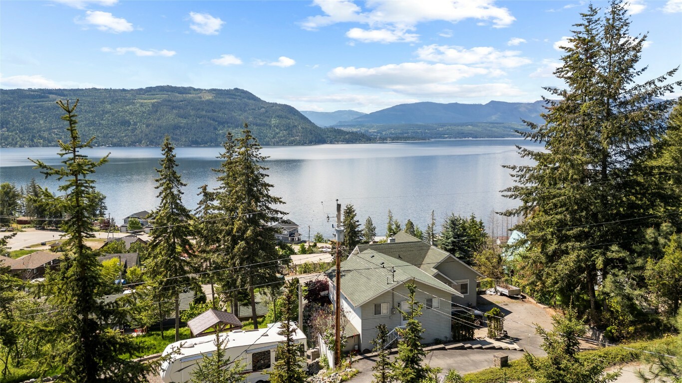 Photo de la propriété: 5261 Hlina Road BC V0E 1M6