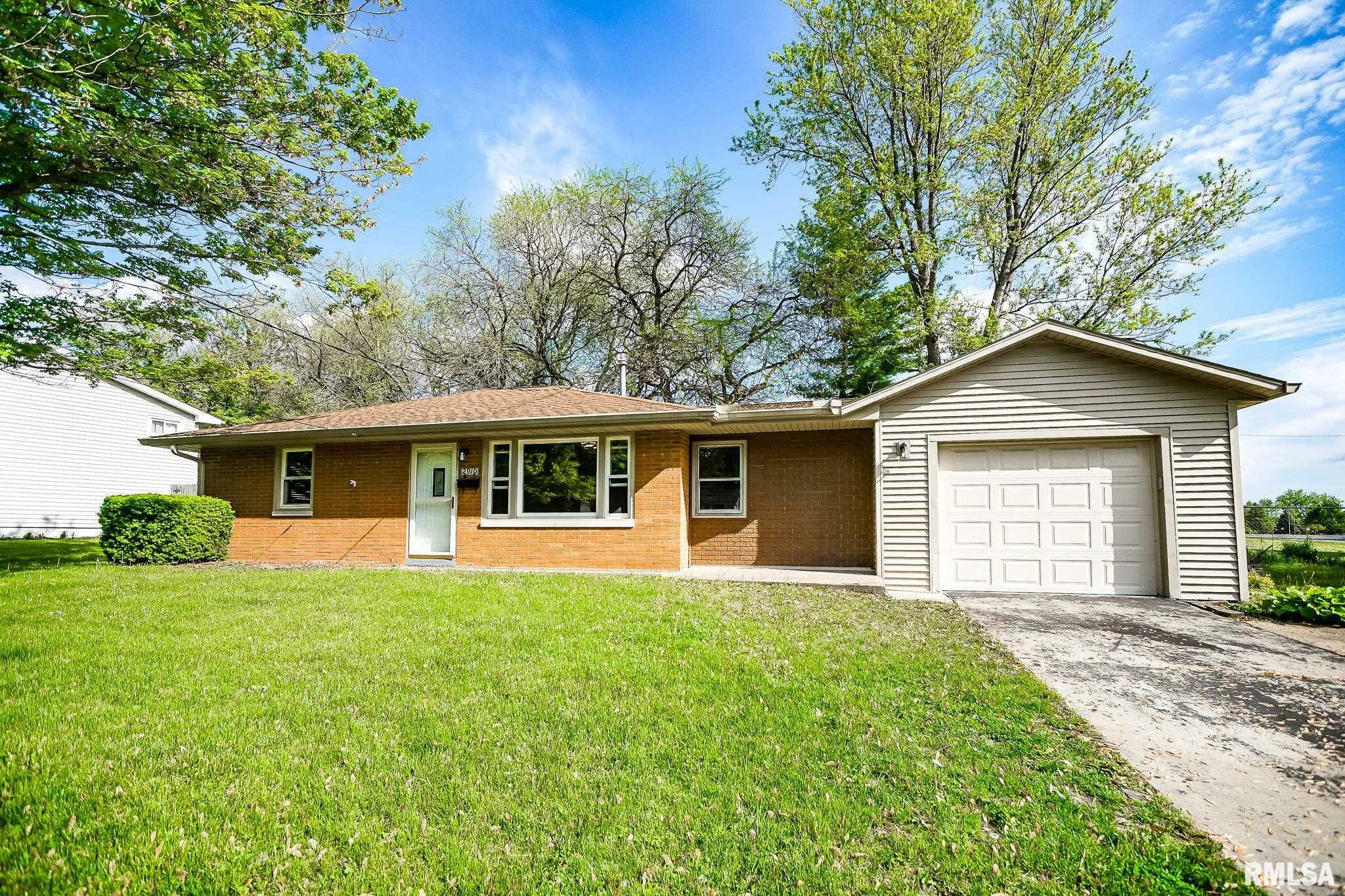 2910 W Scenic Drive  Peoria IL 61615 photo