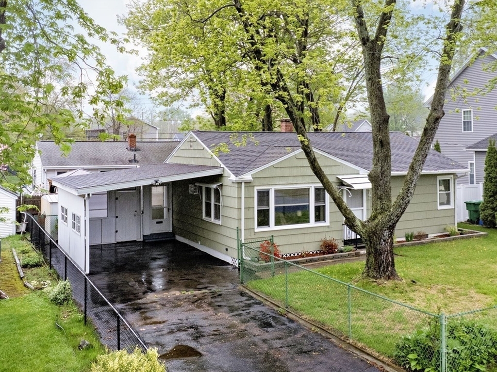 Property Photo: 104 Mount Vernon Rd MA 01013