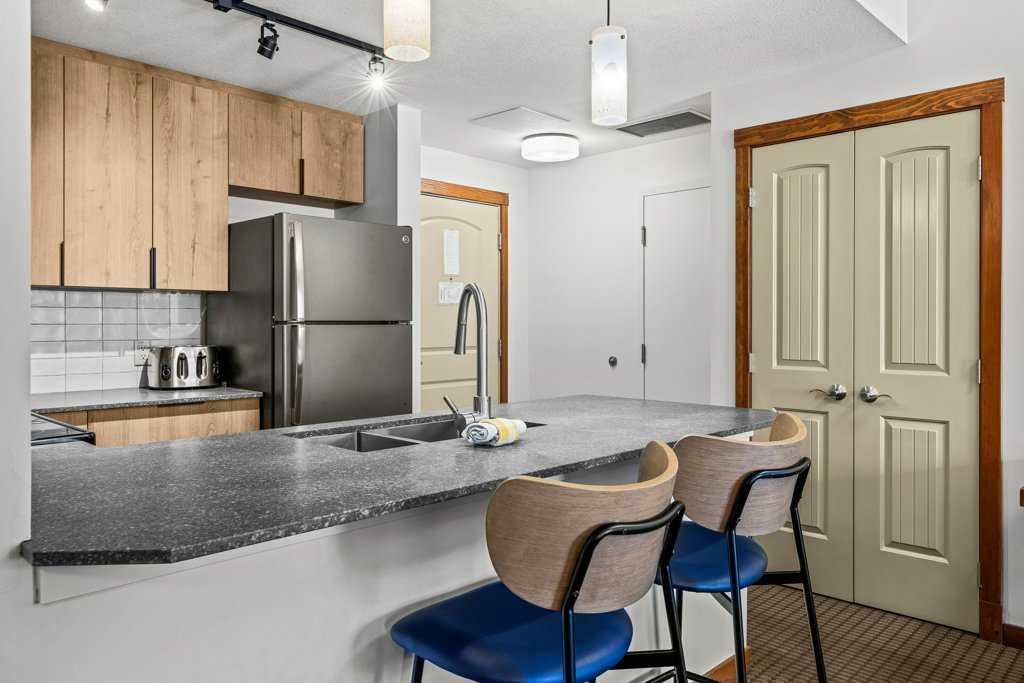 Photo de la propriété: 190 Kananaskis Way 302 AB T1W 3K5