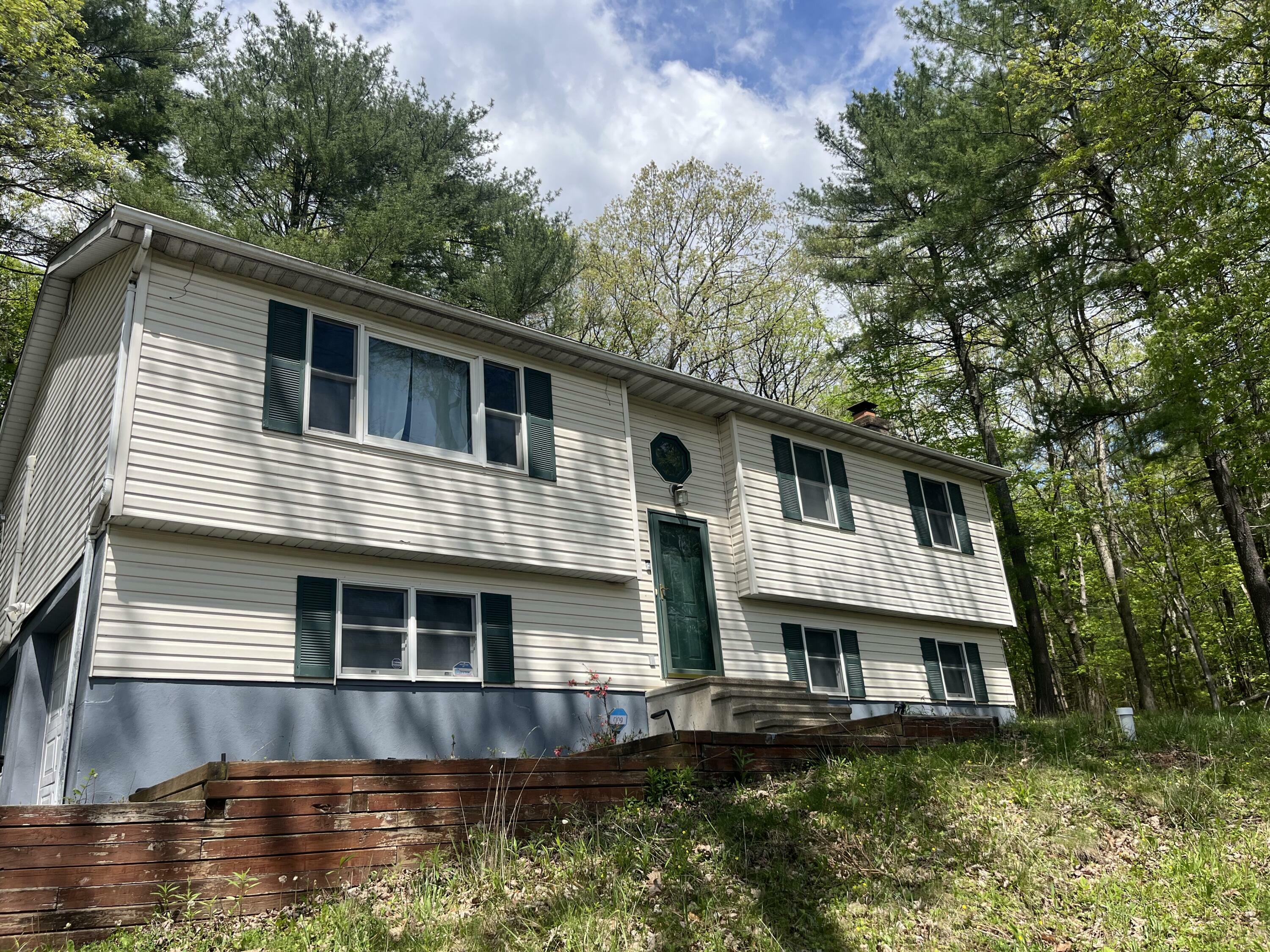 Property Photo: 2637 Fernwood Avenue PA 18321