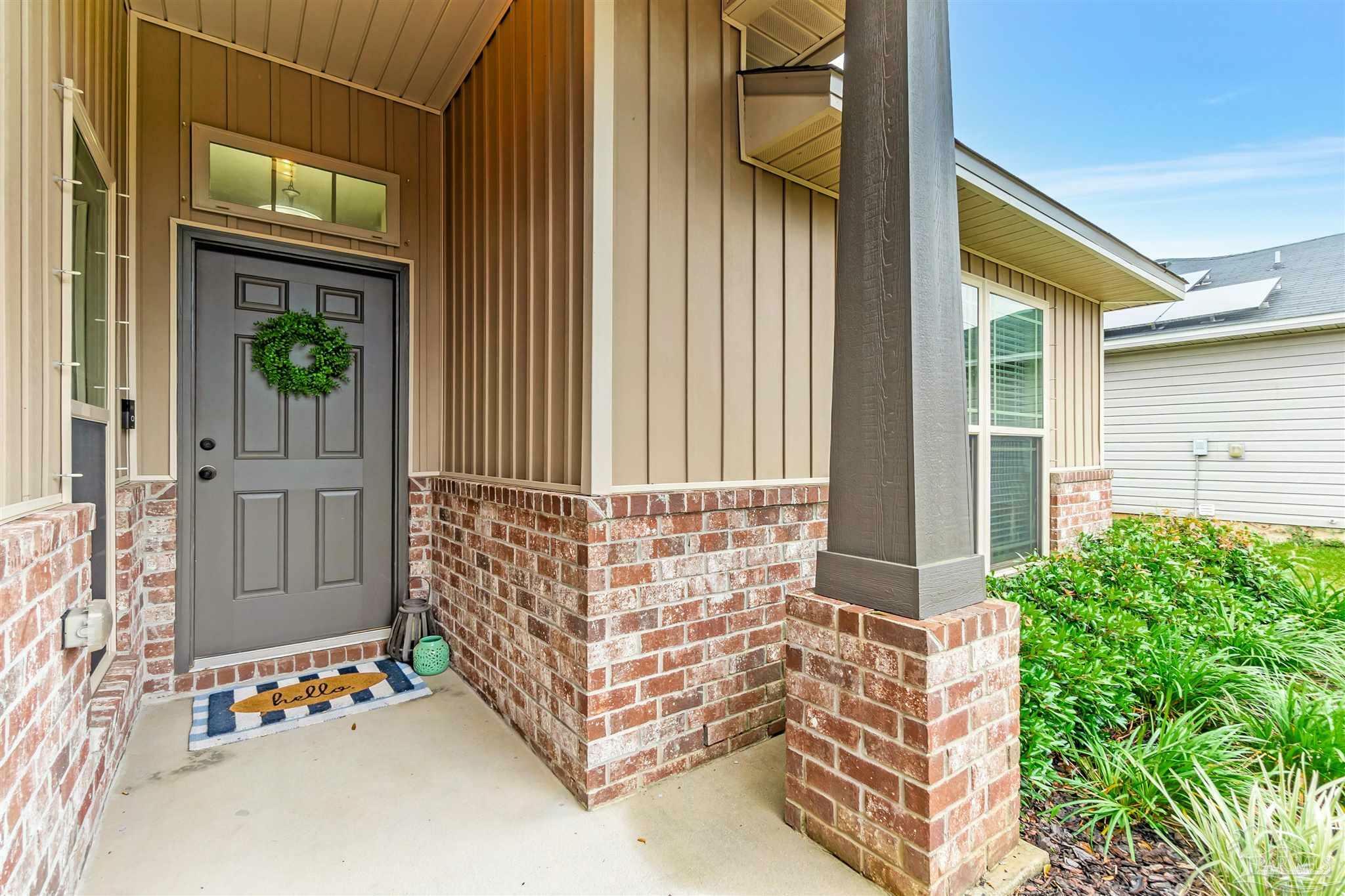 Property Photo: 5853 Fairlands Rd FL 32583