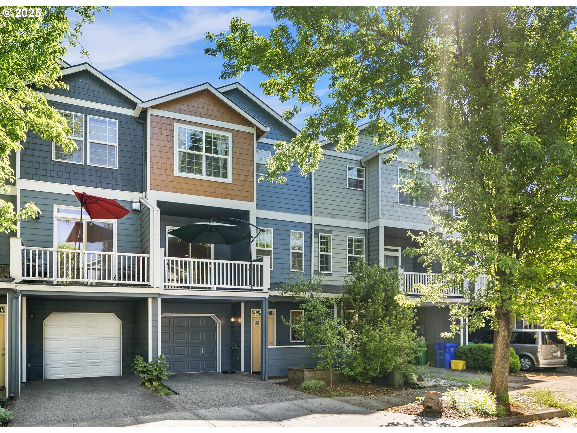 Property Photo: 9931 N Decatur St OR 97203