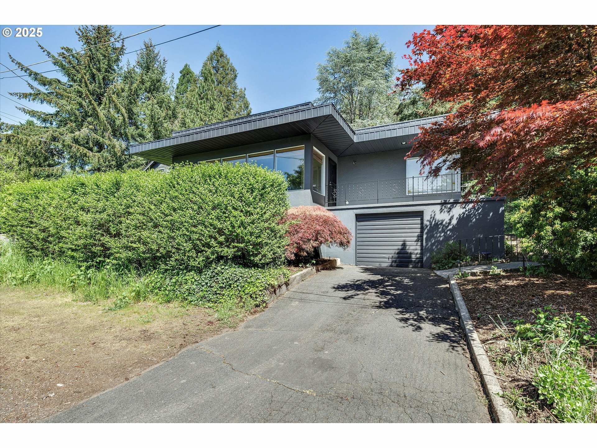 Property Photo: 9532 SW Boones Ferry Rd OR 97219