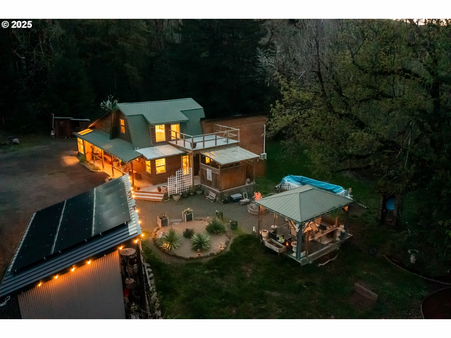 Property Photo: 23830 Old Peak Rd OR 97370