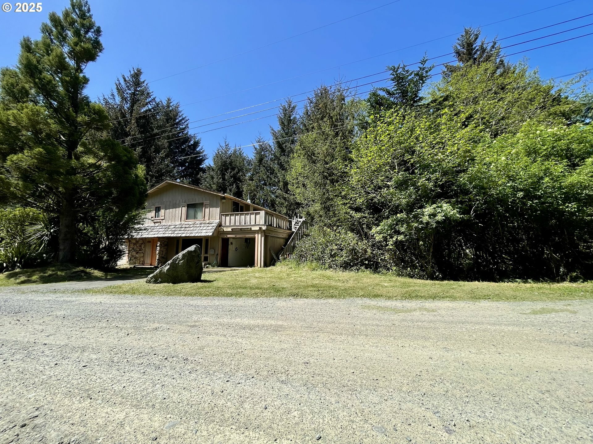 Property Photo: 95629 Cape Ferrelo Rd OR 97415