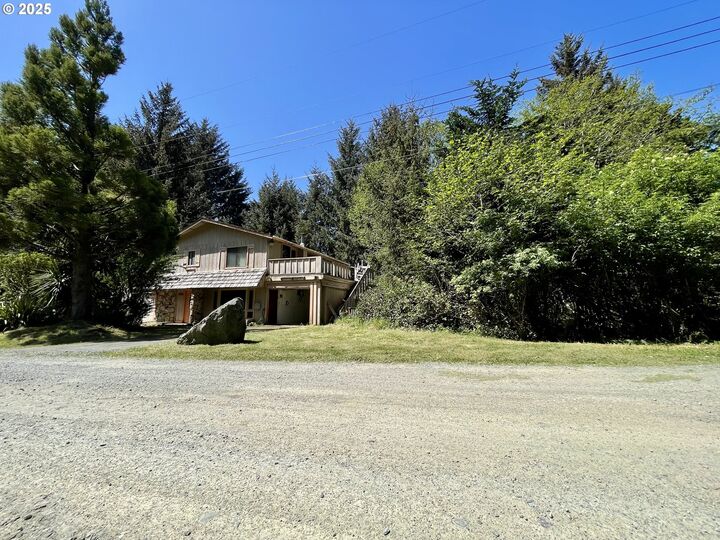 Property Photo: 95629 Cape Ferrelo Rd OR 97415