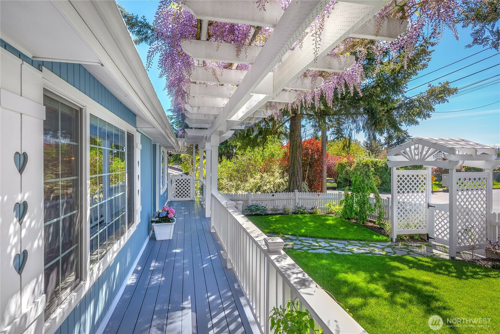 Property Photo: 11600 3rd Avenue NE WA 98125