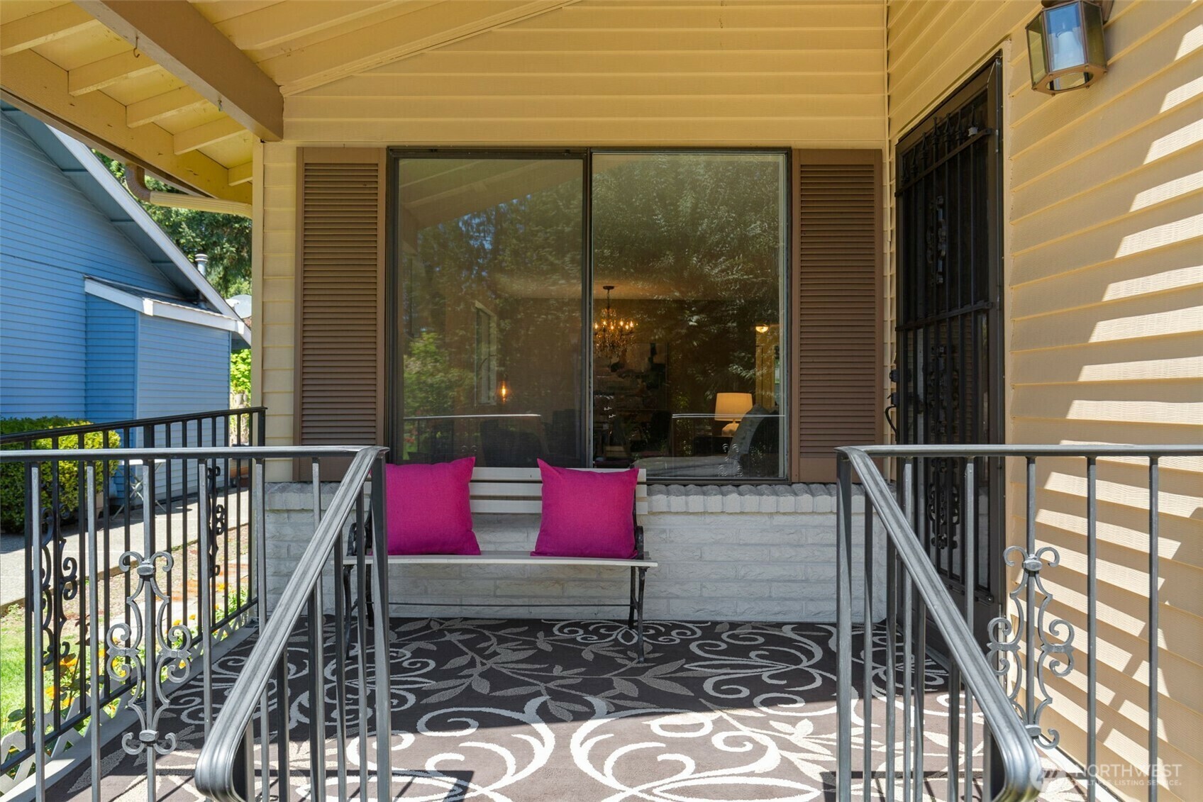 Property Photo: 1012 S 246th Place WA 98198