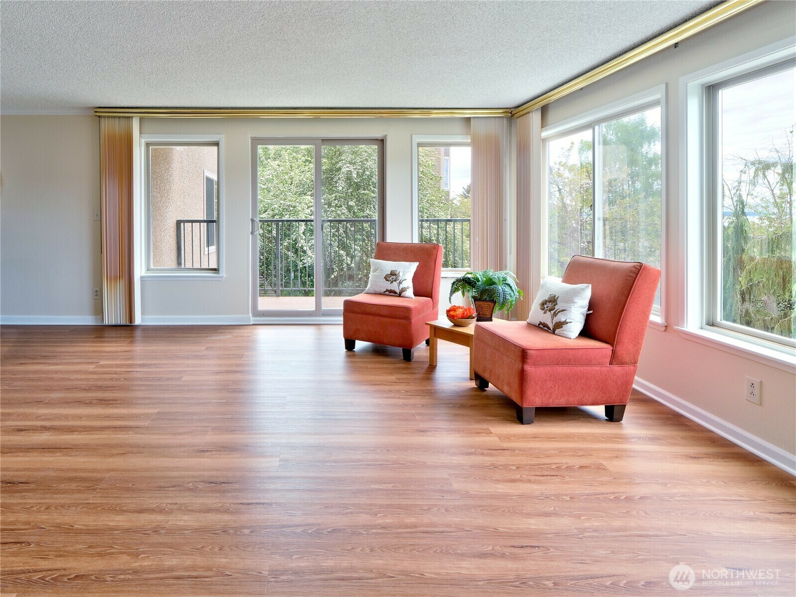 Property Photo: 2219 13th Avenue W 1 WA 98119