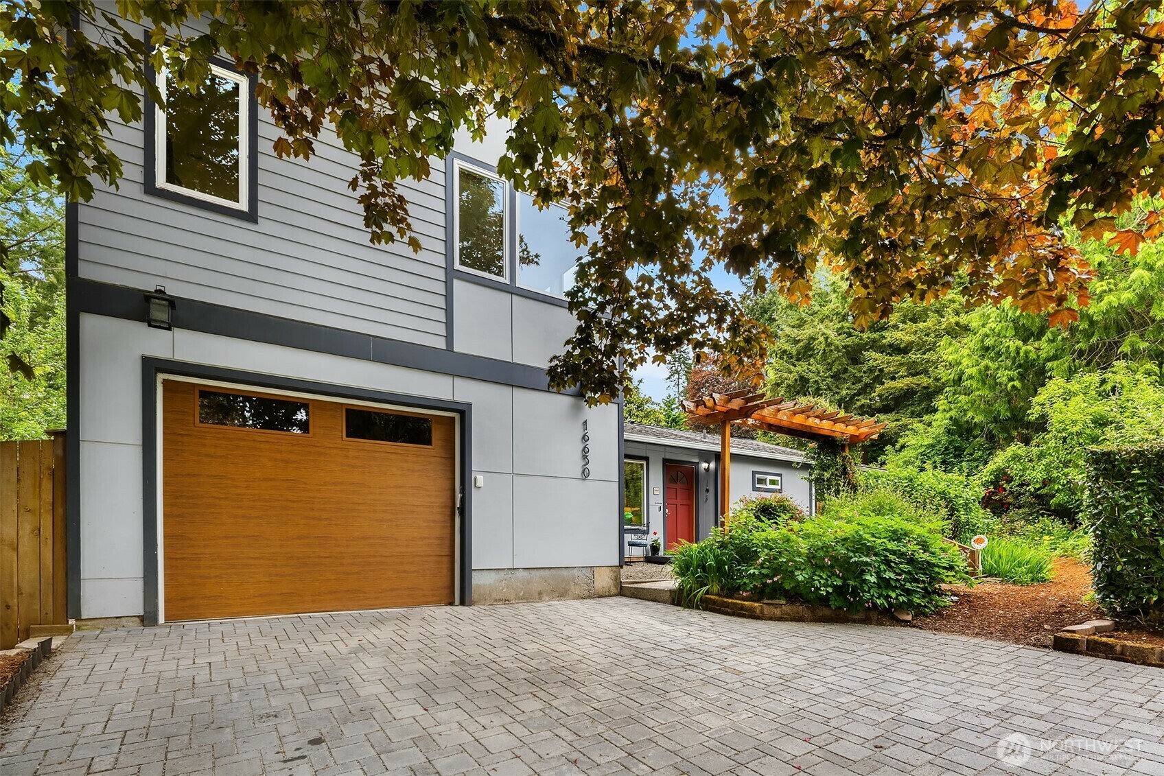 Property Photo: 16630 NE 92nd Street WA 98052