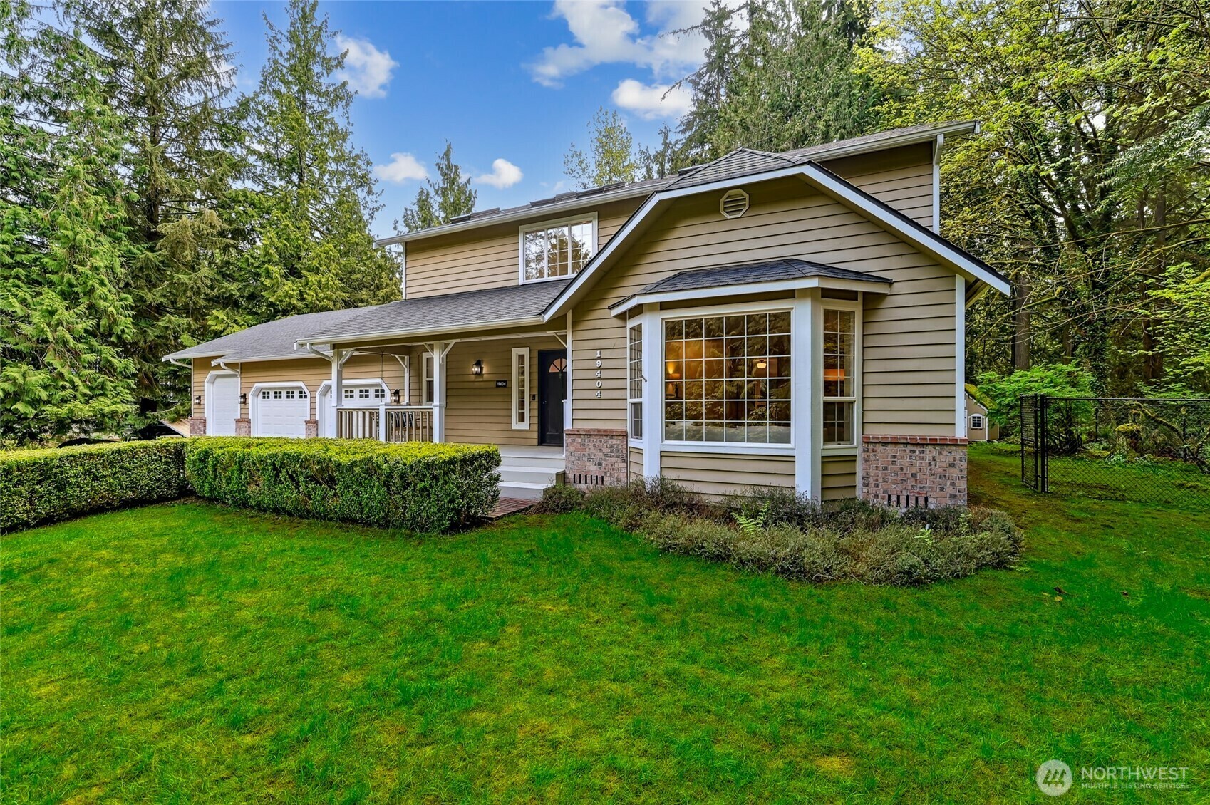 Property Photo: 19404 226th Avenue NE WA 98077