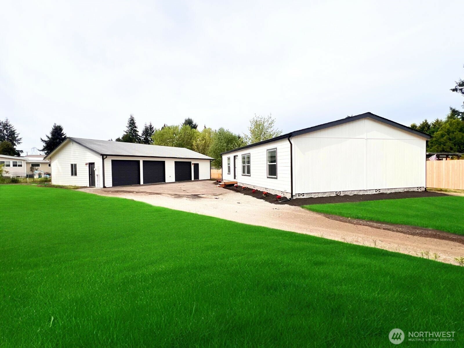 Property Photo: 8645 SE Sequoia Court WA 98597