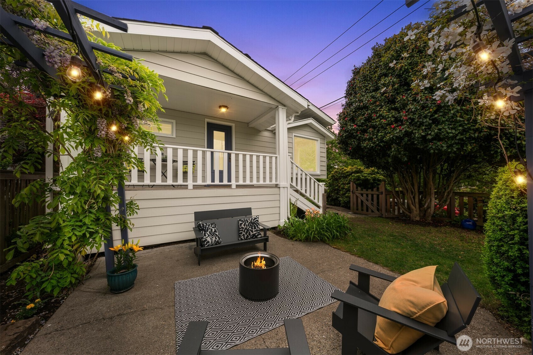 Property Photo: 3326 18th Avenue S WA 98144