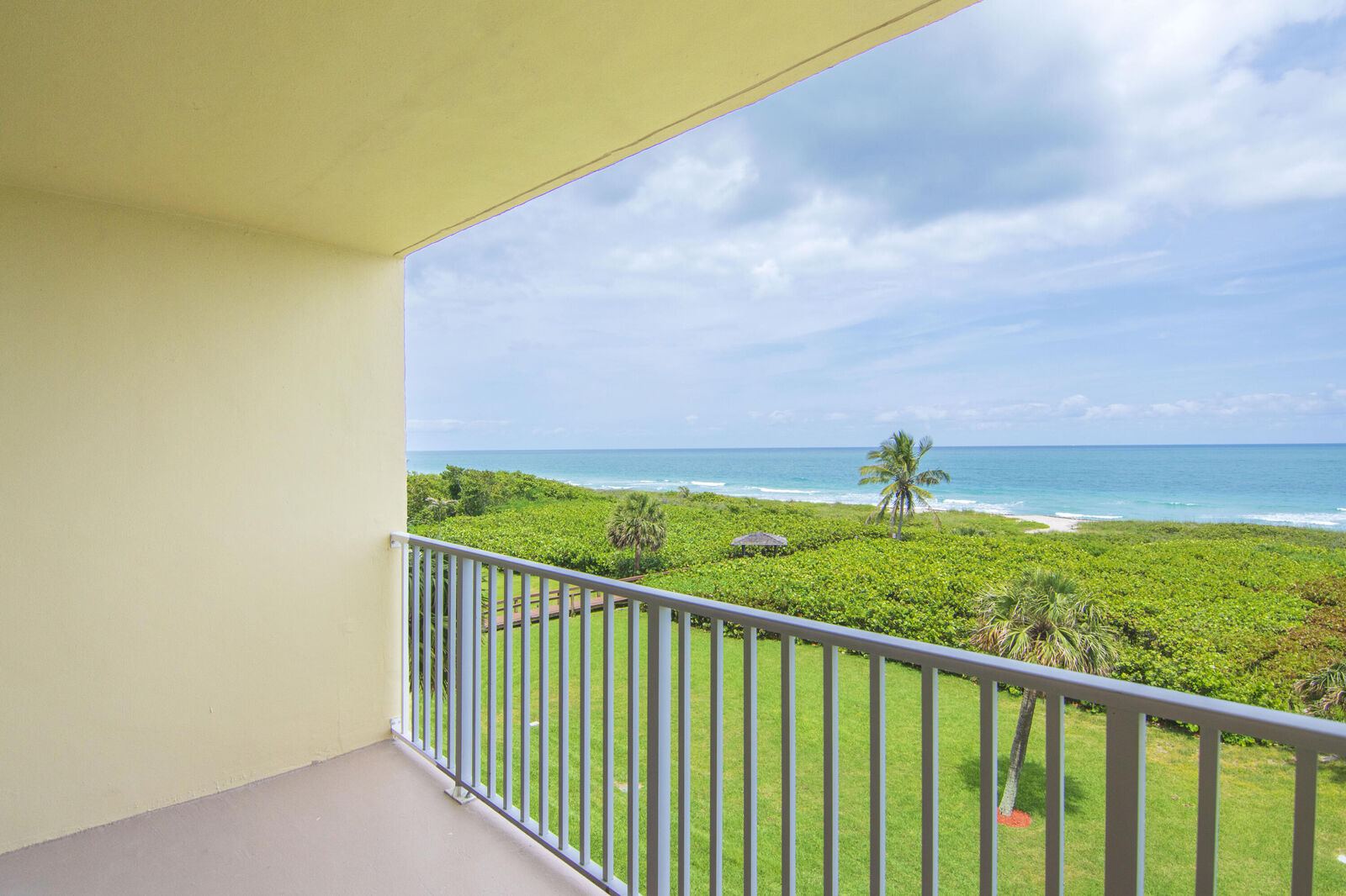 Property Photo:  3200 N Highway A1a 409  FL 34949 