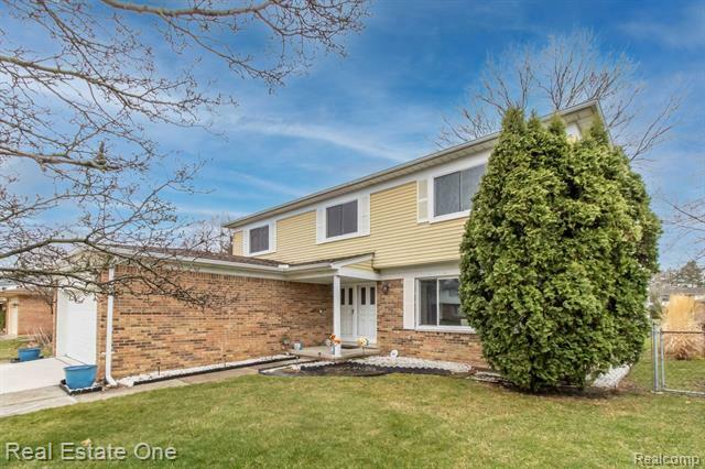 Property Photo: 1686 Crestline Dr MI 48083