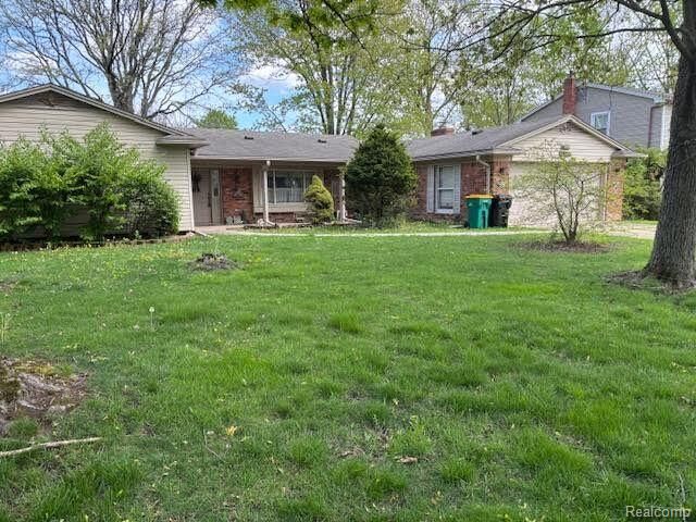 Property Photo: 25370 Chapelweigh Drive MI 48336