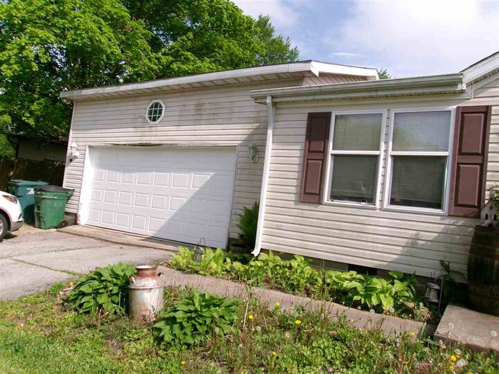 Property Photo:  1203 Fairacres Road  IN 47374 