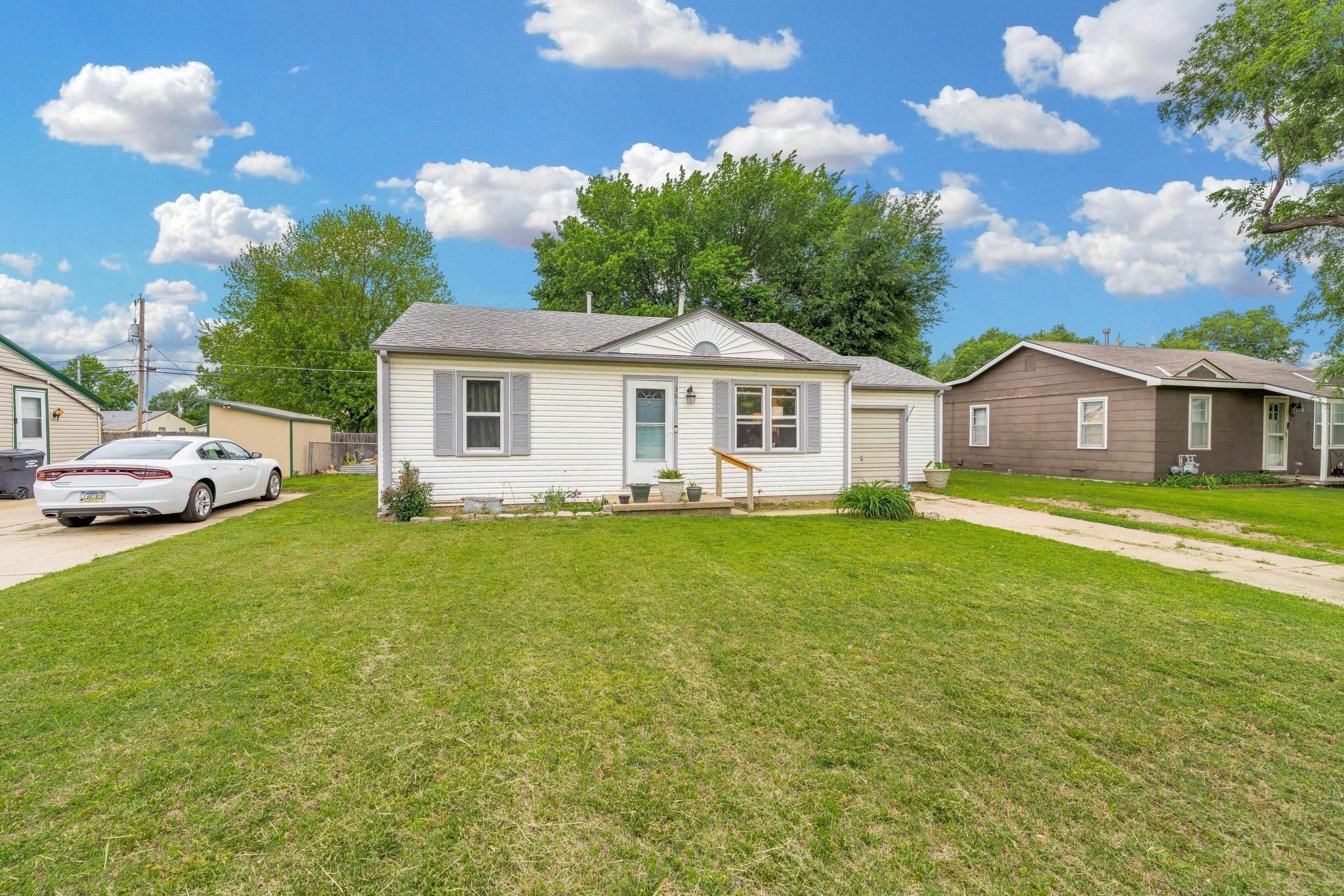 Property Photo: 301 N Maynard Ave KS 67060